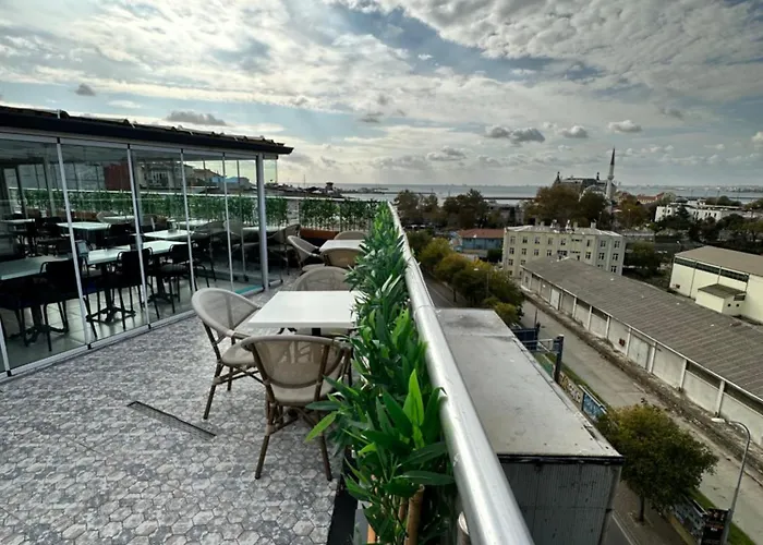 Bade Boutique Kadikoey Hotel 2*